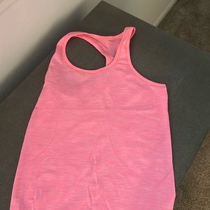 Lululemon swiftly tank peach size 6 gently used